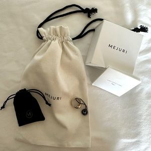 Mejuri Dôme Ring